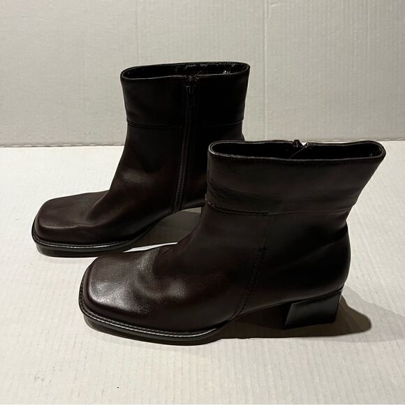 Easy Spirit Women's Size 6 1/2M Heeled Ankle Boots Brown - Picture 4 of 9